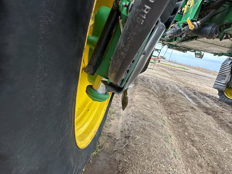 2021-john-deere-r4044-image-19