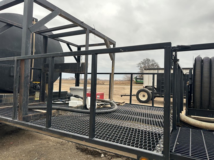 #38802-•-2022-kbh-40'-t/a-6000-gallon-nurse-trailer-vin:-1t9gn4022nc623368-image-42