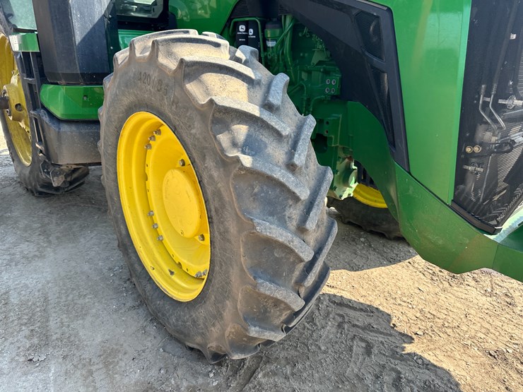 2023-john-deere-8r-250-image-9