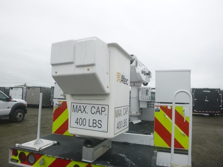 2022-ford-f550-image-11