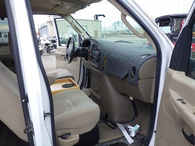 2006-ford-cargo-image-6