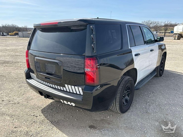 2018-chevrolet-tahoe-image-3