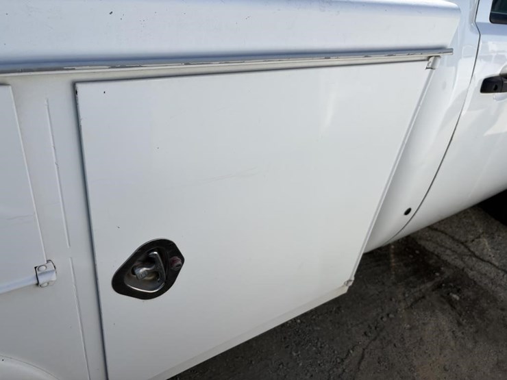 2011-chevrolet-2500-image-26