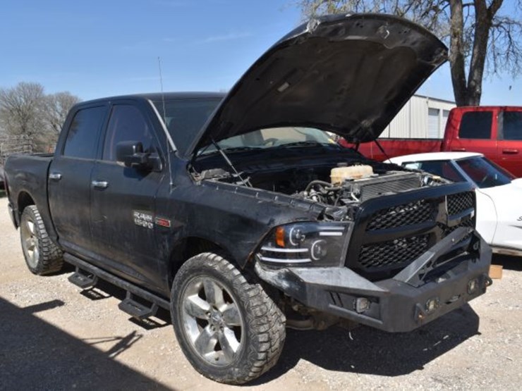 2015-dodge-1500-image-1