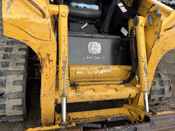 2006-john-deere-322-image-12