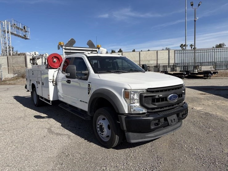2020-ford-f550-image-2