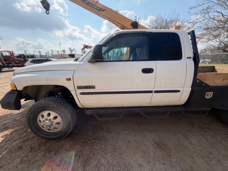 2002-dodge-ram-3500-image-15