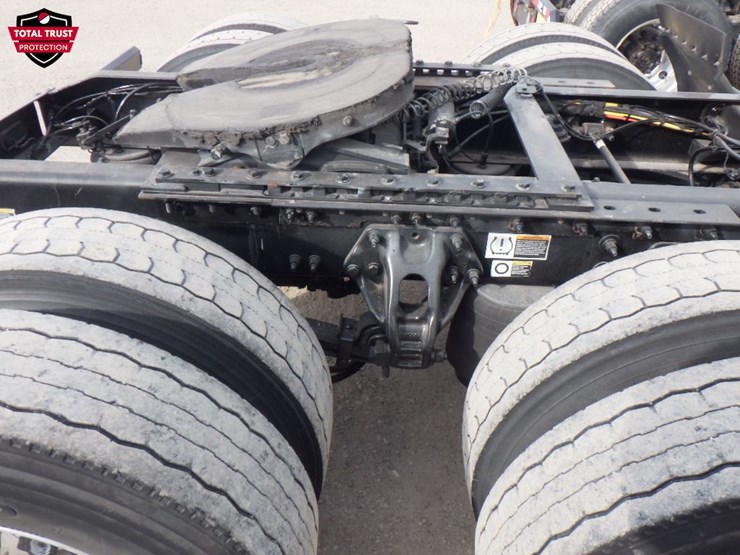 2020-peterbilt-579-image-6