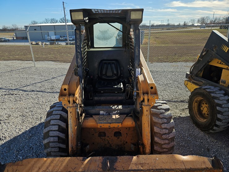 2002-case-70-xt-image-4