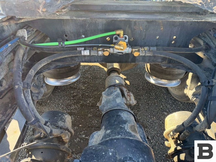 2017-freightliner-cascadia-125-image-30