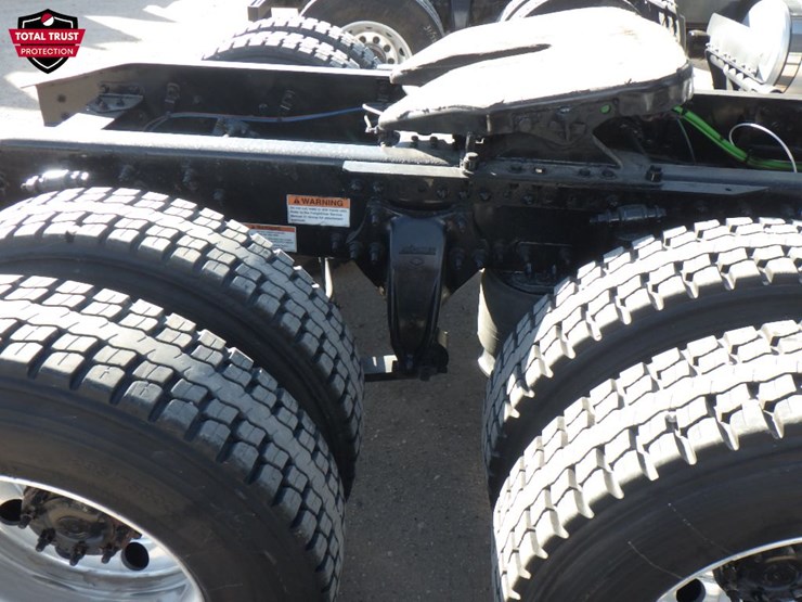 2022-freightliner-cascadia-116-image-4