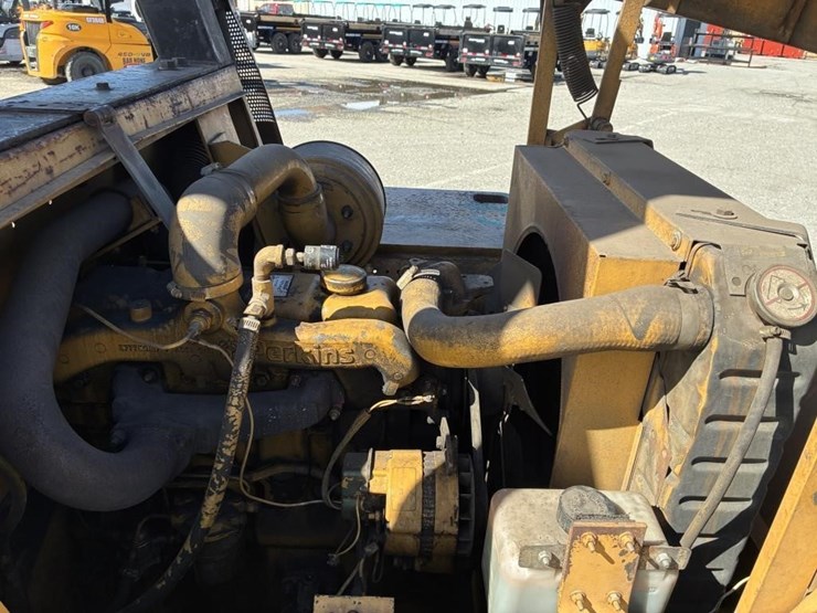 caterpillar-v150-image-20