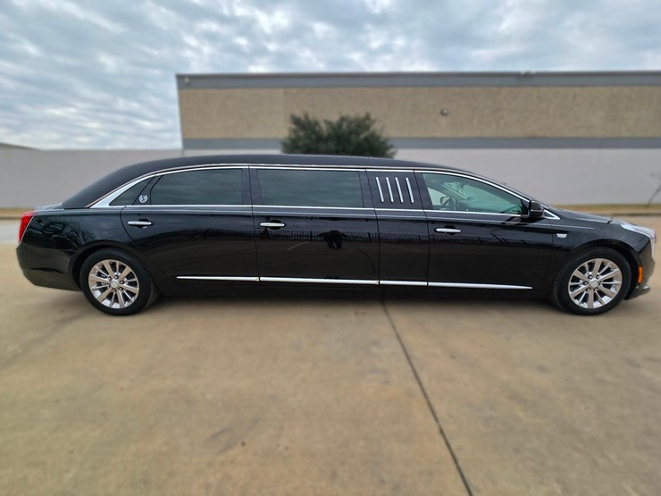 2019-cadillac-xts-stretch-limousine-for-sale,-s-and-s-coachbuilders,-70in,-7731-miles-image-6