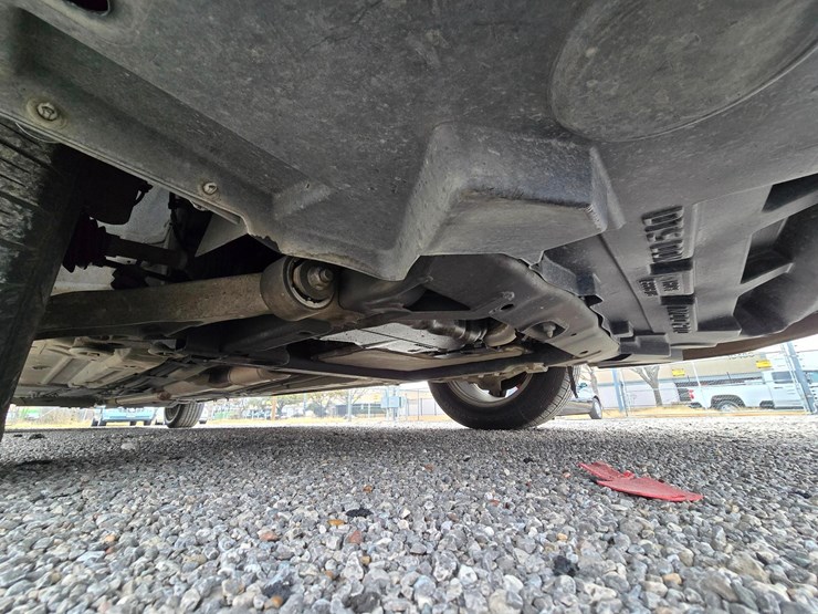 2006-cadillac-gm-superior-coach-6-door-limousine---only-21,567-miles-image-59