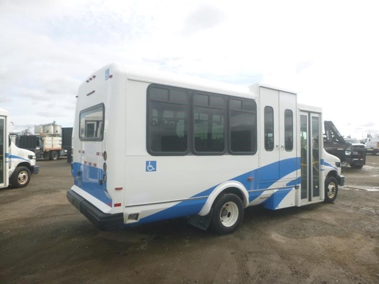 2014-ford-e450-image-3