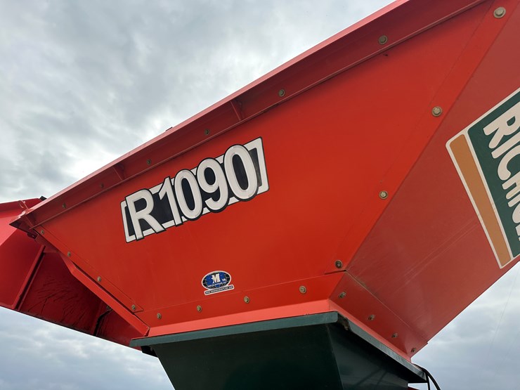 #38835-•-2017-richigher-r1090-grain-bagger-image-15