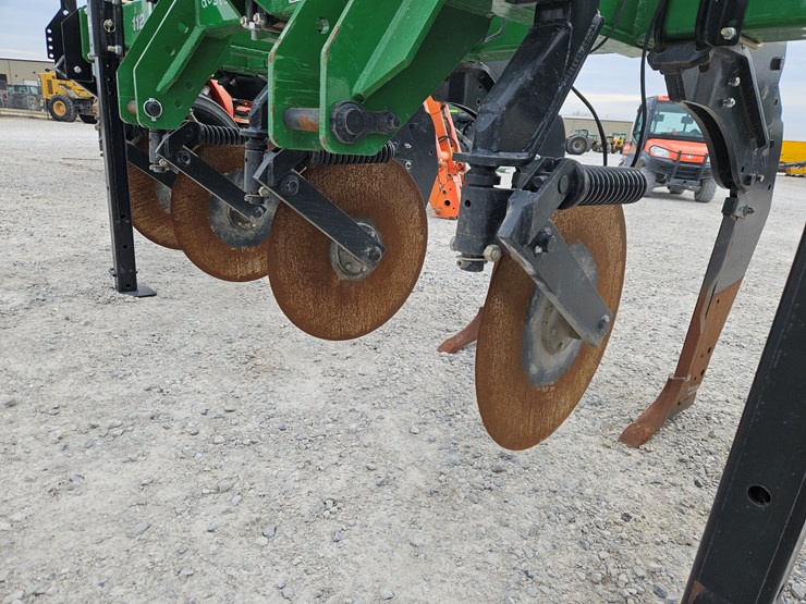 #205635-•-unverferth-112-ripper-image-8