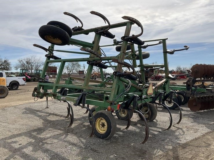 john-deere-24-image-4