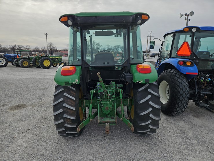 2013-john-deere-5075e-image-17