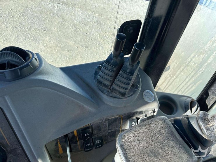 2016-jcb-3cx-image-16