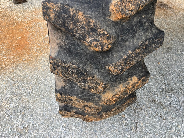 john-deere-412r-image-22