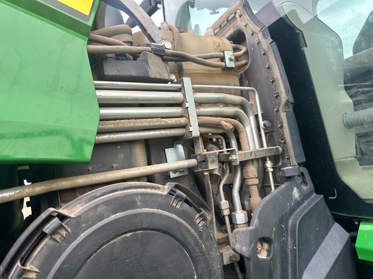 2021-john-deere-8rt-340-image-68