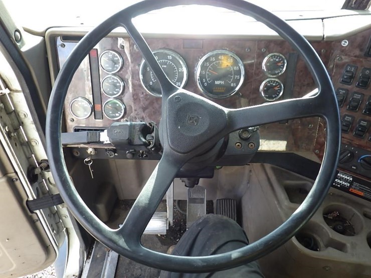 2006-international-9400-image-32