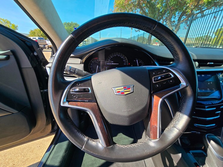 2017-cadillac-federal-70-in-limo---30,529-miles-w-premium-coachwork-by-federal-image-23