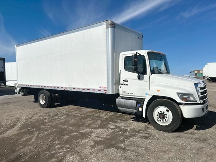 2020-hino-268a-image-1