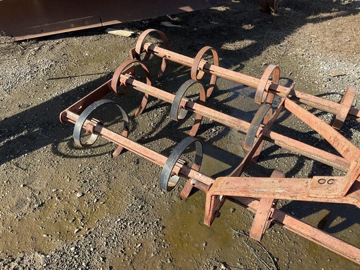 custom-10'-3-pt-springtooth-chisel-image-7