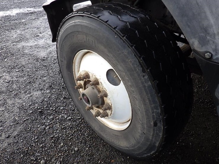 2007-international-7600-image-21