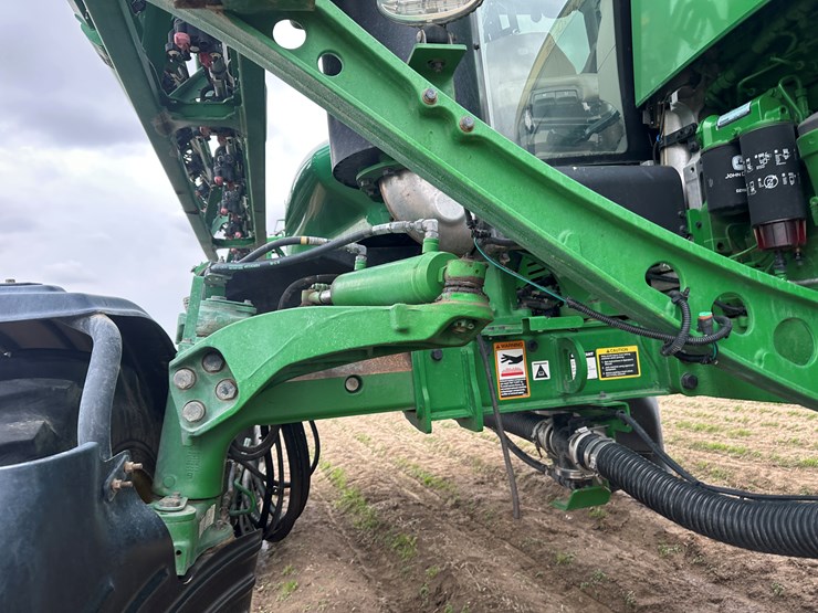 2021-john-deere-r4038-image-51