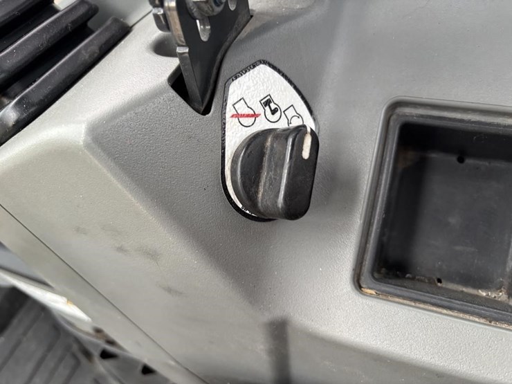 2021-bobcat-e60-image-37