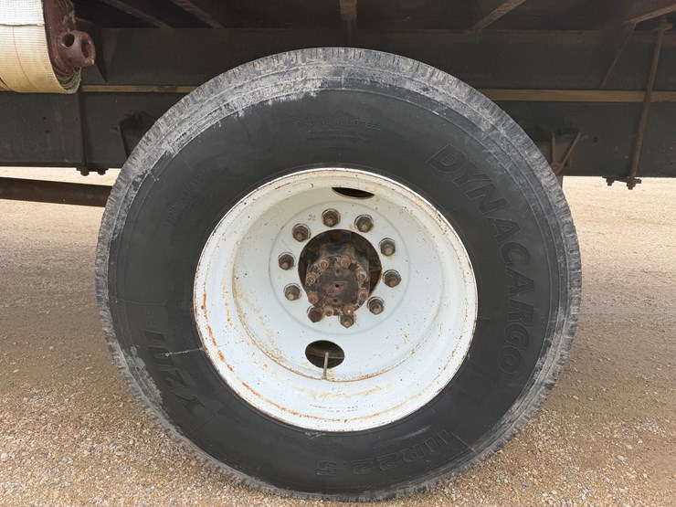 1997-international-4700-image-5