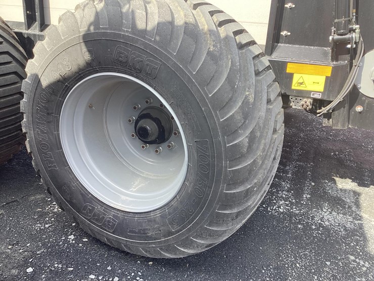 tube-line-manure-spreader-nitro-750-image-11