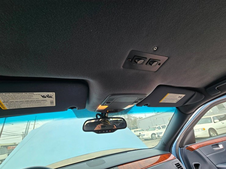 2006-cadillac-superior-6-door-limousine,-ultra-low-20396-miles-image-35