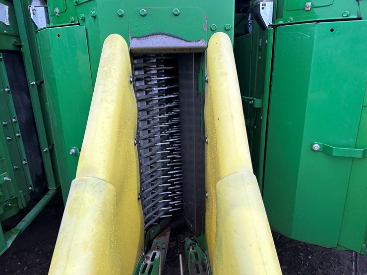2021-john-deere-cp690-image-60