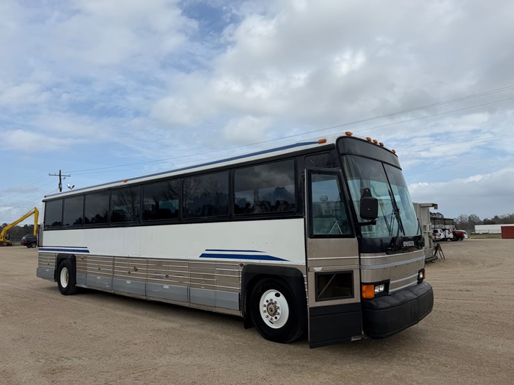 #295-•-1988-mci-travel-bus-image-3