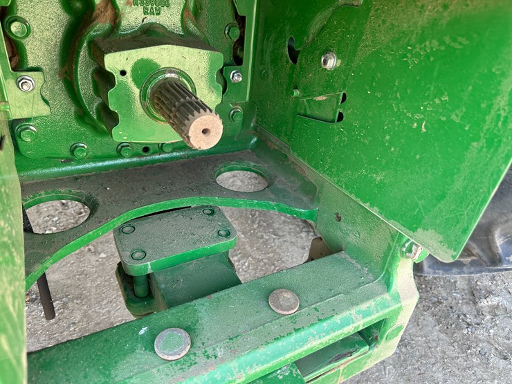 2023-john-deere-8r-250-image-23