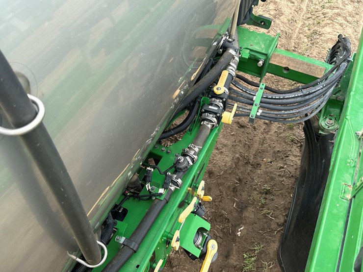 2021-john-deere-r4038-image-89