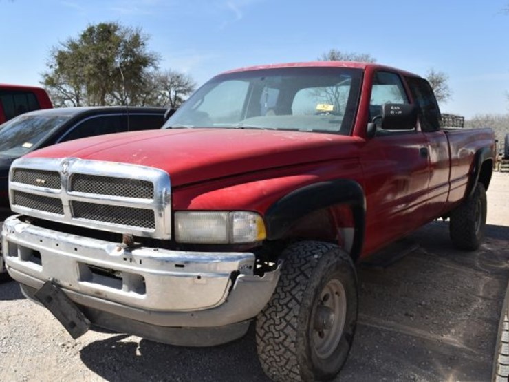 1996-dodge-2500-image-2