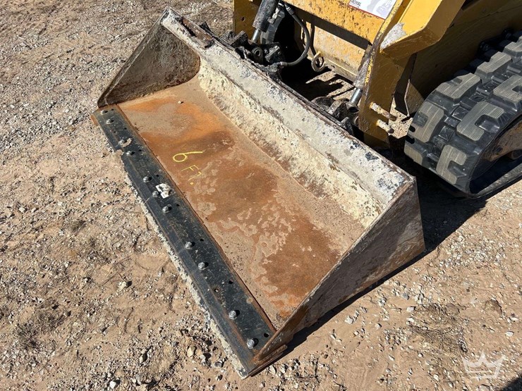 2023-caterpillar-259d3-image-17