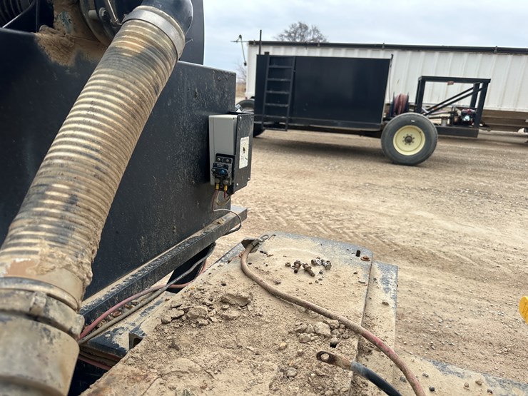 #38802-•-2022-kbh-40'-t/a-6000-gallon-nurse-trailer-vin:-1t9gn4022nc623368-image-38