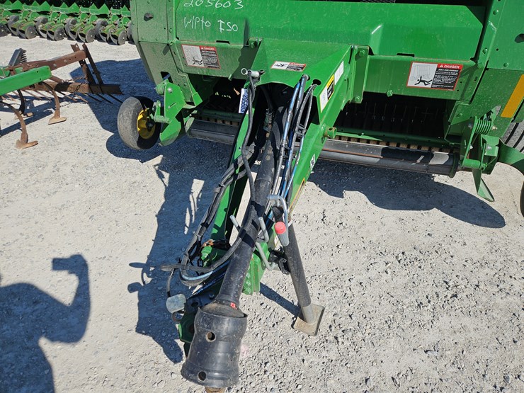 2022-john-deere-560r-image-2