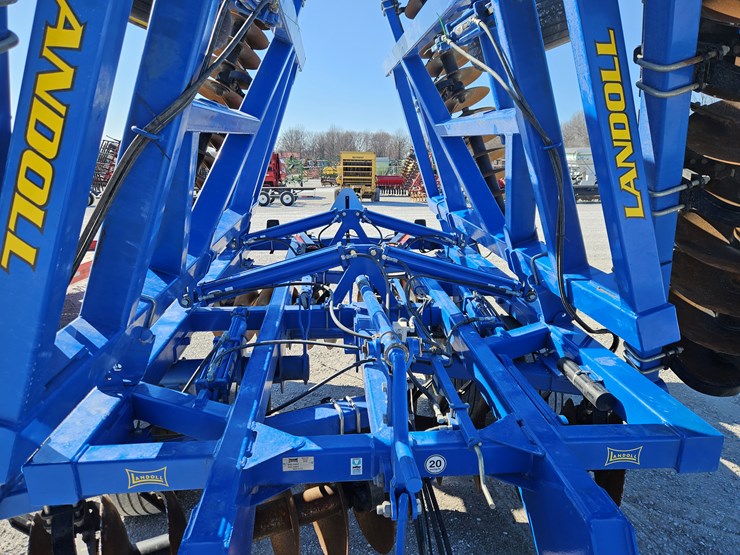2008-landoll-6230-29-image-4