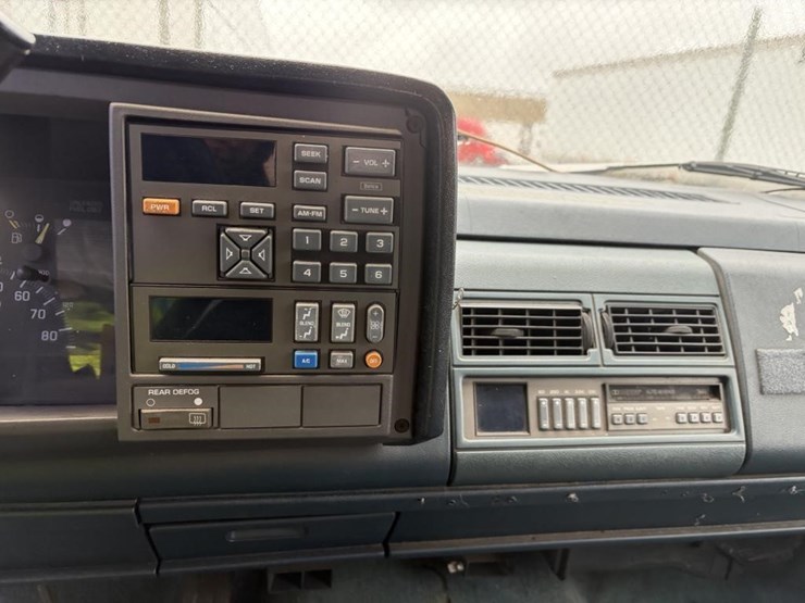 1993-chevrolet-3500-image-16