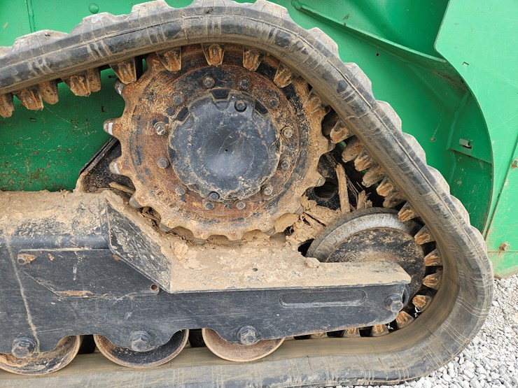 2019-deere-317g-image-15