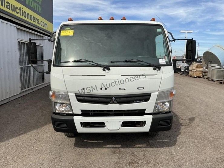 2017-mitsubishi-fuso-fe160-image-3