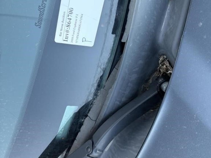 2018-ford-explorer-image-28