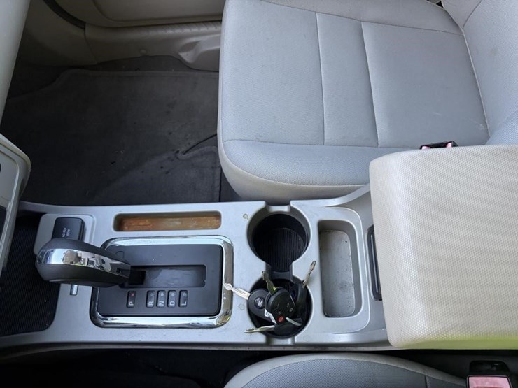 2012-ford-escape-image-18